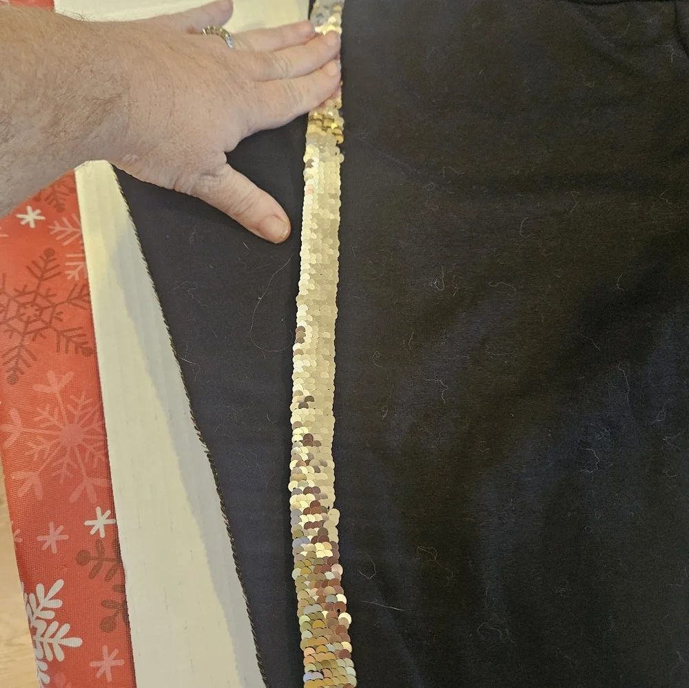 Children Place size 7/8 sweatpants with sequin detail - Picture 4 of 5